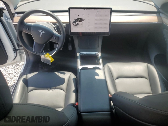 2024 Tesla Model Y Long Range z VIN 7SAYGAEE8RF211702, wystawiony jako Copart lot #58569035 z przebiegiem 8 797 mil mil oraz Szkoda całkowita • Salvage title. Historia ofert i sprzedaży dostępna na DreamBid. Obrazek 8.