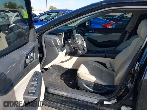 2020 Nissan Maxima SV with VIN 1N4AA6CVXLC377567, listed as a IAAI auction lot 41711739 with 86,935 mi miles. Bid and sale history available at carsss.com. Image 5.