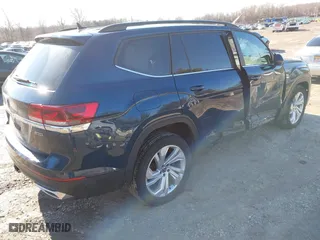 2021 Volkswagen Atlas 3.6L V6 SE w/Technology with VIN 1V2KR2CA6MC564513, listed as a IAAI auction lot 41582367 with 39,337 mi miles. Bid and sale history available at carsss.com. Image 4.