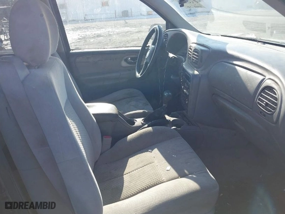 2007 Chevrolet TrailBlazer LT with VIN 1GNDT13S972207293, listed as a IAAI auction lot 41301403 with 229,042 mi miles. Bid and sale history available at carsss.com. Image 5.