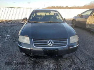 2003 Volkswagen Passat z VIN WVWPH63B53P393111, wystawiony jako Copart lot #44540375 z przebiegiem 188 772 mil mil oraz Czysty tytuł • Clean title. Historia ofert i sprzedaży dostępna na DreamBid. Obrazek 5.