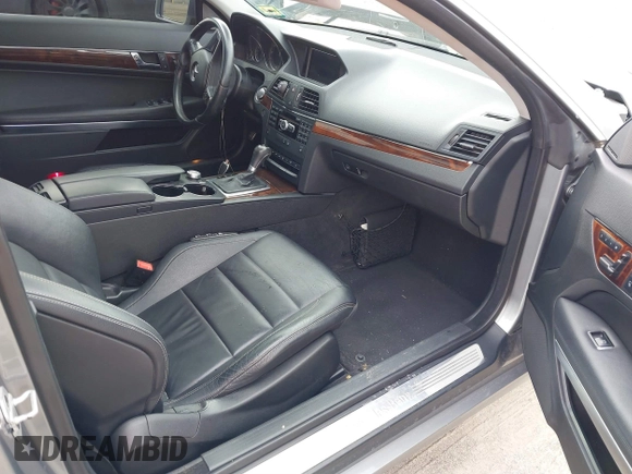 2013 Mercedes-Benz E-Class E 350 with VIN WDDKJ8JB9DF215261, listed as a IAAI auction lot 41634201 with 92,610 mi miles. Bid and sale history available at carsss.com. Image 5.