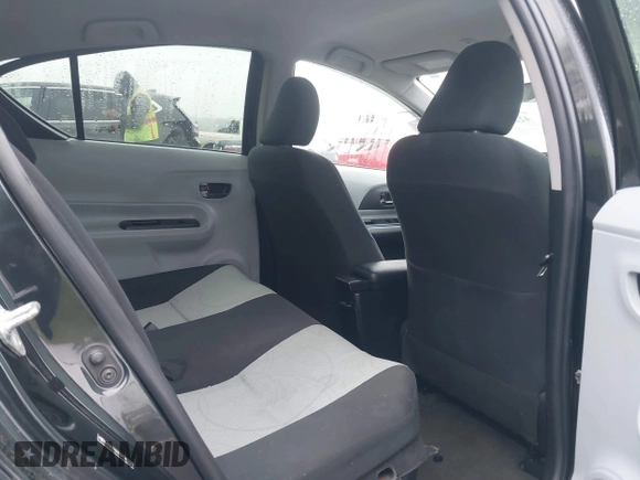 2013 Toyota Prius One z VIN JTDKDTB3XD1540798, wystawiony jako IAAI lot #42266860 z przebiegiem 208 567 mil mil oraz . Historia ofert i sprzedaży dostępna na DreamBid. Obrazek 8.