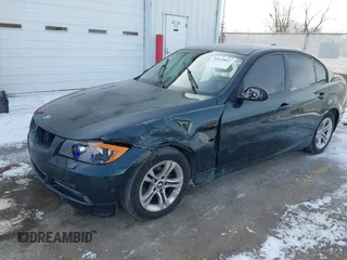 2008 BMW 3 Series 328xi with VIN WBAVC93588K042972, listed as a IAAI auction lot 41419822 with 134,843 mi miles. Bid and sale history available at carsss.com. Image 17.