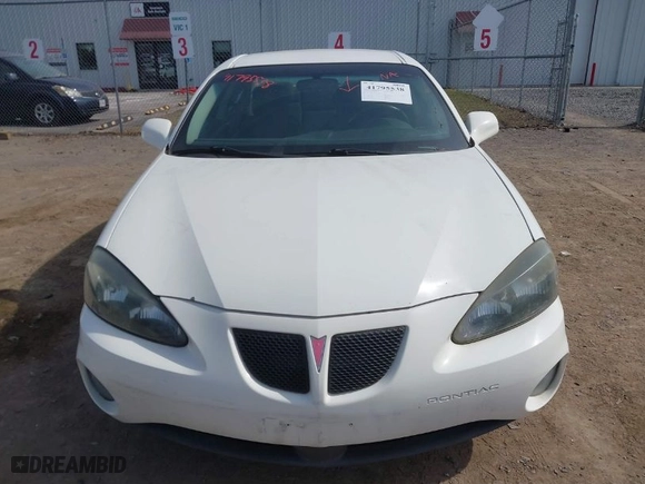 2006 Pontiac Grand Prix with VIN 2G2WP552861105576, listed as a IAAI auction lot 41795538 with 147196 miles. Bid and sale history available at carsss.com. Image 6.