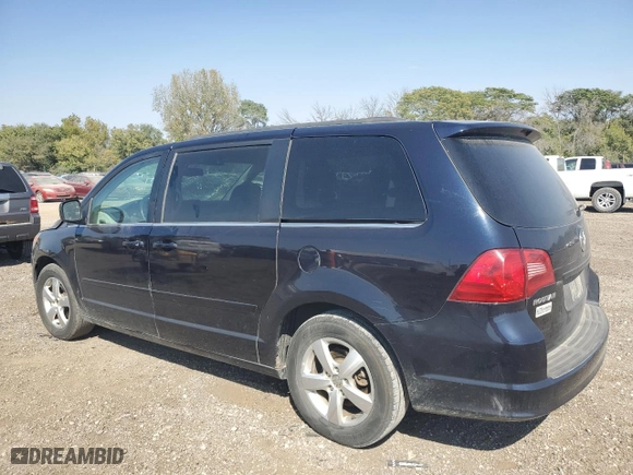 2011 Volkswagen Routan SE with VIN 2V4RW3DG9BR717347, listed as a Copart auction lot 73204674 with 236,803 mi miles and Salvage Title. Bid and sale history available at carsss.com. Image 2.