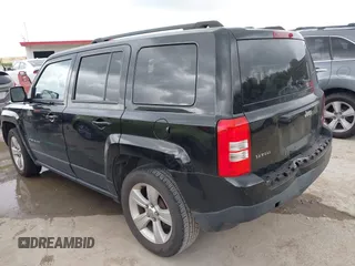 2016 Jeep Patriot Latitude z VIN 1C4NJPFB9GD584308, wystawiony jako IAAI lot #42534222 z przebiegiem 179 239 mil mil oraz . Historia ofert i sprzedaży dostępna na DreamBid. Obrazek 3.