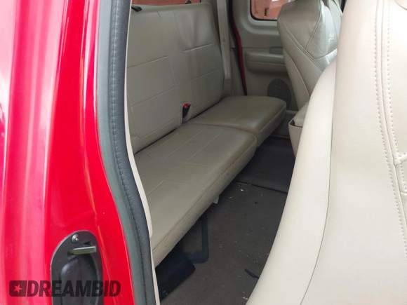 2001 Ford F-150 XL z VIN 1FTRX18L21NB37663, wystawiony jako IAAI lot #42149231 z przebiegiem Nie podano mil oraz . Historia ofert i sprzedaży dostępna na DreamBid. Obrazek 8.