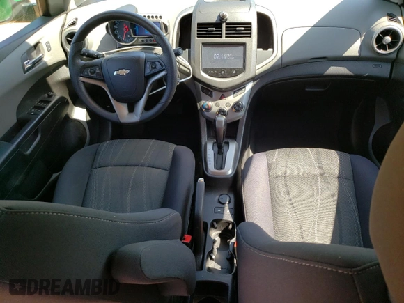 2015 Chevrolet Sonic LT z VIN 1G1JC5SH2F4140315, wystawiony jako Copart lot #51360925 z przebiegiem 54 054 mil mil oraz Szkoda całkowita • Salvage title. Historia ofert i sprzedaży dostępna na DreamBid. Obrazek 8.