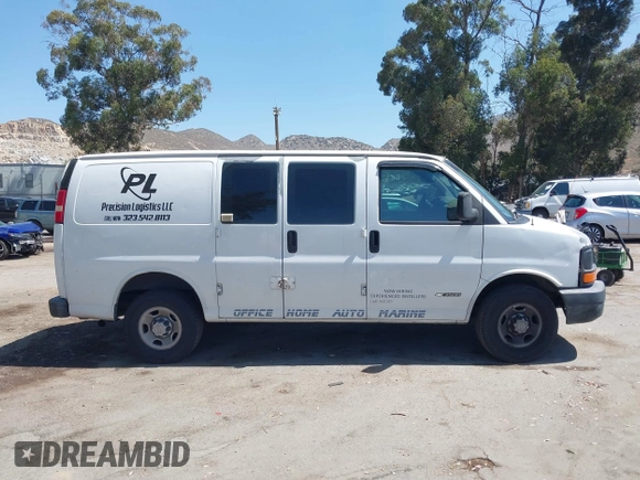 2005 Chevrolet City Express Cargo z VIN 1GCHG35V051250473, wystawiony jako IAAI lot #42316832 z przebiegiem 263 832 mil mil oraz . Historia ofert i sprzedaży dostępna na DreamBid. Obrazek 13.