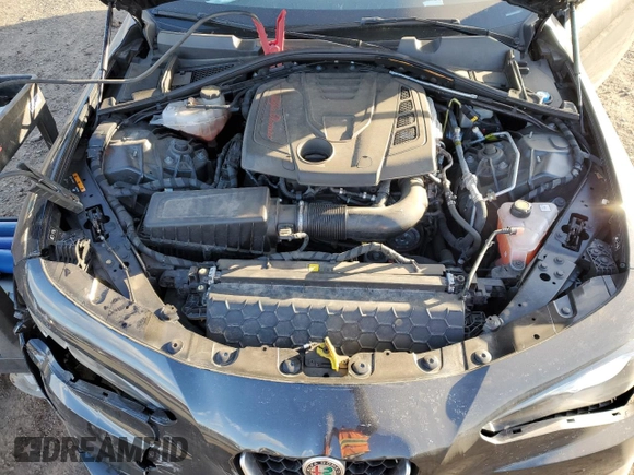 2018 Alfa Romeo Giulia with VIN ZARFAEDN6J7597695, listed as a Copart auction lot 39483903 with 45,318 mi miles. Bid and sale history available at carsss.com. Image 12.