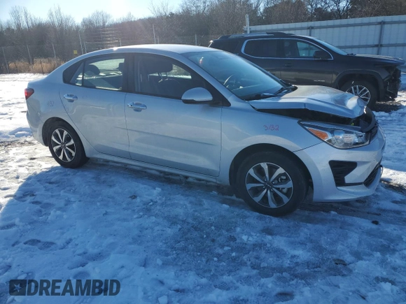 2022 Kia Rio LX with VIN 3KPA24AD2NE488549, listed as a Copart auction lot 88249595 with 36,740 mi miles and Salvage Title. Bid and sale history available at carsss.com. Image 4.