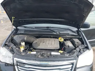 2014 Chrysler Town & Country Touring-L with VIN 2C4RC1CG2ER214952, listed as a IAAI auction lot 42083166 with 188,494 mi miles. Bid and sale history available at carsss.com. Image 10.