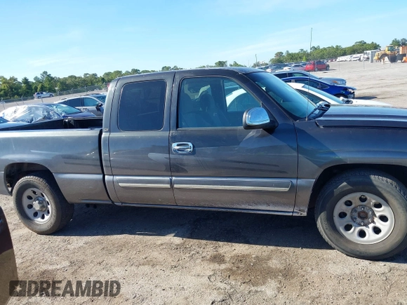 2005 Chevrolet Silverado 1500 LS with VIN 1GCEC19Z45Z212469, listed as a IAAI auction lot 42471142 with 171,228 mi miles and . Bid and sale history available at DreamBid. Image 14.