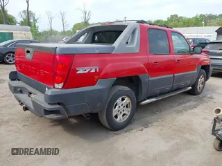 2003 Chevrolet Avalanche with VIN 3GNEK13T83G191752, listed as a IAAI auction lot 42126350 with 106,334 mi miles. Bid and sale history available at carsss.com. Image 4.
