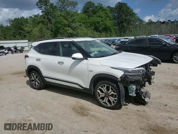 2021 Kia Seltos SX z VIN KNDETCA22M7082096, wystawiony jako Copart lot #51905735 z przebiegiem 44 259 mil mil oraz Szkoda całkowita • Salvage title. Historia ofert i sprzedaży dostępna na DreamBid. Obrazek 12.