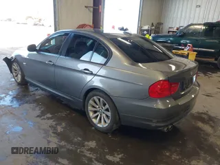2011 BMW 3 Series 328i xDrive with VIN WBAPK5G55BNN24531, listed as a IAAI auction lot 42028562 with 110,431 mi miles. Bid and sale history available at carsss.com. Image 3.