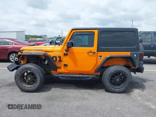 2013 Jeep Wrangler Sport z VIN 1C4AJWAG2DL538526, wystawiony jako IAAI lot #42378501 z przebiegiem 81 709 mil mil oraz . Historia ofert i sprzedaży dostępna na DreamBid. Obrazek 15.