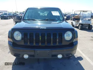 2014 Jeep Patriot Altitude z VIN 1C4NJPBA7ED881104, wystawiony jako IAAI lot #42313299 z przebiegiem 182 507 mil mil oraz . Historia ofert i sprzedaży dostępna na DreamBid. Obrazek 12.