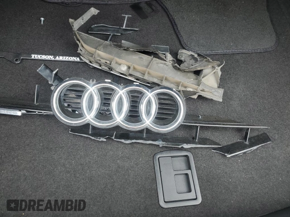 2014 Audi A4 Premium Plus z VIN WAUFFAFL0EN010602, wystawiony jako Copart lot #48084035 z przebiegiem 115 046 mil mil oraz Szkoda całkowita • Salvage title. Historia ofert i sprzedaży dostępna na DreamBid. Obrazek 14.