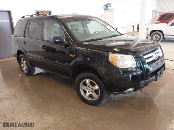 2008 Honda Pilot EX with VIN 5FNYF18418B029986, listed as a IAAI auction lot 41474195 with 230,524 mi miles. Bid and sale history available at carsss.com. Image 1.
