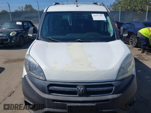 2015 Ram ProMaster City Cargo Tradesman z VIN ZFBERFAT2F6A01878, wystawiony jako IAAI lot #42677103 z przebiegiem 86 137 mil mil oraz . Historia ofert i sprzedaży dostępna na DreamBid. Obrazek 12.