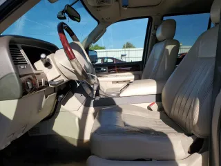 2004 Lincoln Navigator Luxury with VIN 5LMFU28R44LJ35492, listed as a Copart auction lot 72608304 with 212,539 mi miles and Salvage Title. Bid and sale history available at carsss.com. Image 7.