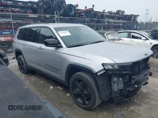 2022 Jeep Grand Cherokee Altitude with VIN 1C4RJJAG2N8581581, listed as a IAAI auction lot 42258980 with 43,725 mi miles and . Bid and sale history available at DreamBid. Image 13.