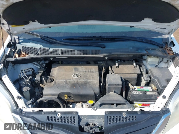 2011 Toyota Sienna LE AAS with VIN 5TDKK3DC5BS057805, listed as a IAAI auction lot 41630470 with 172,345 mi miles. Bid and sale history available at carsss.com. Image 10.