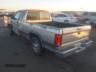 1994 Dodge Dakota with VIN 1B7GL23X6RS612067, listed as a IAAI auction lot 41196975 with 186,743 mi miles and . Bid and sale history available at DreamBid. Image 3.