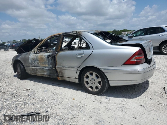 2005 Mercedes-Benz C 240 с VIN WDBRF61J75F592502, выставлен на аукционе Copart как лот 58052075 с пробегом Не указан миль и На запчасти • Non repairable. История ставок и продаж доступна на DreamBid. Изображение 2.