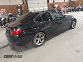 2014 BMW 3 Series 328i xDrive с VIN WBA3B5G53ENS09259, выставлен на аукционе IAAI как лот 42358472 с пробегом 152 425 миль миль и . История ставок и продаж доступна на DreamBid. Изображение 4.