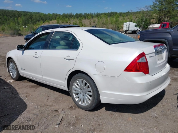 2011 Ford Fusion Hybrid with VIN 3FADP0L33BR116725, listed as a IAAI auction lot 42001023 with 172,845 mi miles. Bid and sale history available at carsss.com. Image 3.