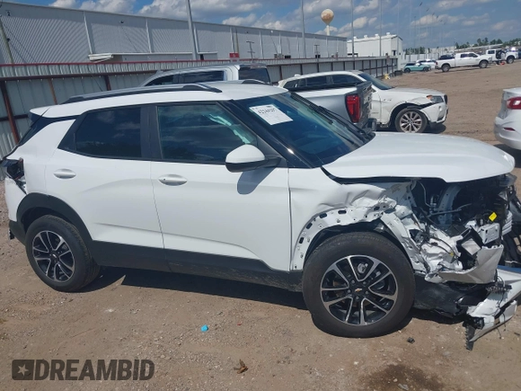 2025 Chevrolet TrailBlazer LT with VIN KL79MPSP8SB086368, listed as a IAAI auction lot 42244297 with 9,313 mi miles and . Bid and sale history available at DreamBid. Image 14.