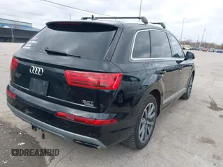 2017 Audi Q7 Premium Plus with VIN WA1LAAF7XHD008027, listed as a IAAI auction lot 41930270 with 128,713 mi miles. Bid and sale history available at carsss.com. Image 4.
