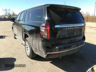 2024 Chevrolet Suburban LT z VIN 1GNSKCKD2RR233821, wystawiony jako IAAI lot #41686836 z przebiegiem 27 932 mil mil oraz . Historia ofert i sprzedaży dostępna na DreamBid. Obrazek 3.