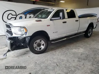 2020 Ram 2500 Tradesman z VIN 3C6UR5HJ1LG111844, wystawiony jako Copart lot #52604845 z przebiegiem 228 392 mil mil oraz Szkoda całkowita • Salvage title. Historia ofert i sprzedaży dostępna na DreamBid. Obrazek 1.