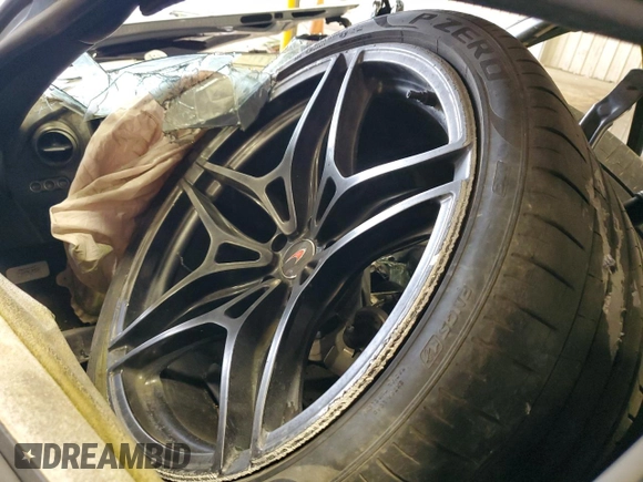 2018 McLaren 720S z VIN SBM14DCA3JW000178, wystawiony jako Copart lot #73309654 z przebiegiem Nie podano mil oraz Szkody całkowita. Historia ofert i sprzedaży dostępna na DreamBid. Obrazek 8.