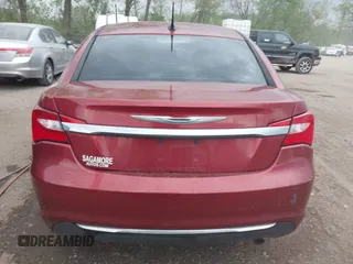 2013 Chrysler 200 Touring z VIN 1C3CCBBBXDN764630, wystawiony jako IAAI lot #42136400 z przebiegiem 170 146 mil mil oraz . Historia ofert i sprzedaży dostępna na DreamBid. Obrazek 16.