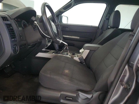 2011 Ford Escape XLT z VIN 1FMCU9D79BKB11405, wystawiony jako Copart lot #63095365 z przebiegiem Nie podano mil oraz Czysty tytuł • Clean title. Historia ofert i sprzedaży dostępna na DreamBid. Obrazek 7.