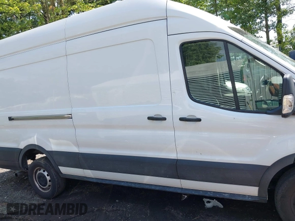 2022 Ford Transit Cargo z VIN 1FTBR3XG4NKA04700, wystawiony jako IAAI lot #42753263 z przebiegiem 80 467 mil mil oraz . Historia ofert i sprzedaży dostępna na DreamBid. Obrazek 13.