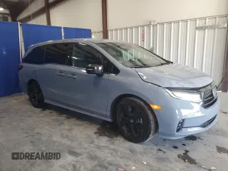 2024 Honda Odyssey Sport z VIN 5FNRL6H76RB043338, wystawiony jako Copart lot #57975315 z przebiegiem 38 835 mil mil oraz Tytuł czysty. Historia ofert i sprzedaży dostępna na DreamBid. Obrazek 4.