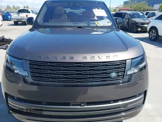 2023 Land Rover Range Rover Autobiography z VIN SALK19E78PA058614, wystawiony jako IAAI lot #42265194 z przebiegiem 30 764 mil mil oraz . Historia ofert i sprzedaży dostępna na DreamBid. Obrazek 13.
