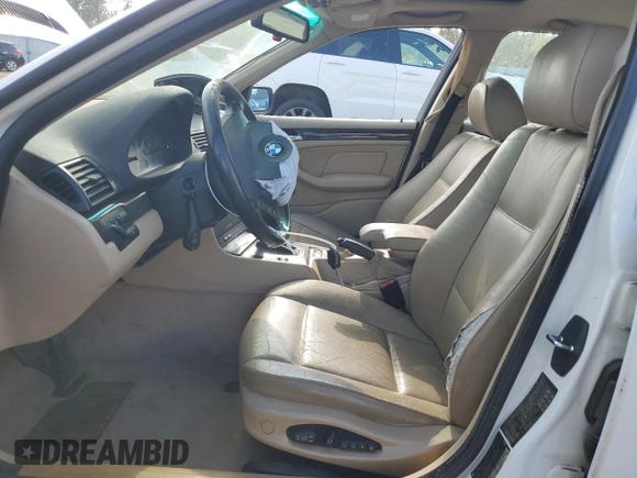 2003 BMW 3 Series 325i with VIN WBAEV334X3KL82454, listed as a Copart auction lot 82463474 with 180,919 mi miles and Salvage Title. Bid and sale history available at carsss.com. Image 7.