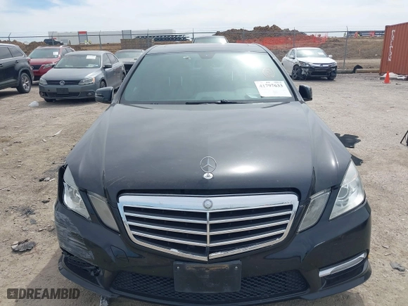 2013 Mercedes-Benz E-Class E 350 Luxury with VIN WDDHF5KBXDA662302, listed as a IAAI auction lot 41797633 with 153,644 mi miles. Bid and sale history available at carsss.com. Image 12.