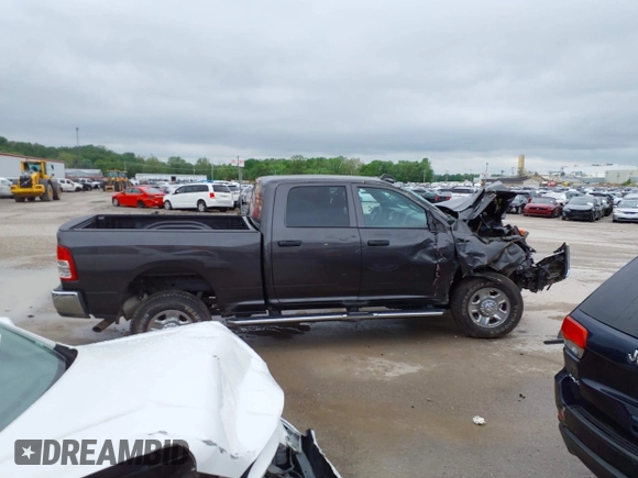 2024 Ram 2500 Tradesman with VIN 3C6UR5CJ8RG181826, listed as a IAAI auction lot 42096333 with 12,510 mi miles and . Bid and sale history available at DreamBid. Image 14.
