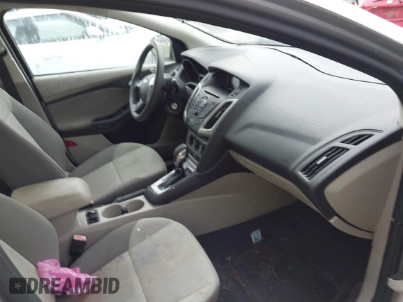2013 Ford Focus SE with VIN 1FADP3F28DL321429, listed as a IAAI auction lot 41925317 with 34,657 mi miles. Bid and sale history available at carsss.com. Image 5.