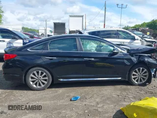 2017 Hyundai Sonata Sport z VIN 5NPE34AF3HH502782, wystawiony jako IAAI lot #42320939 z przebiegiem 164 575 mil mil oraz . Historia ofert i sprzedaży dostępna na DreamBid. Obrazek 13.