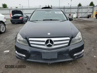 2013 Mercedes-Benz C 300 Sport z VIN WDDGF8AB4DR279598, wystawiony jako Copart lot #56685705 z przebiegiem 103 830 mil mil oraz Szkoda całkowita • Salvage title. Historia ofert i sprzedaży dostępna na DreamBid. Obrazek 5.