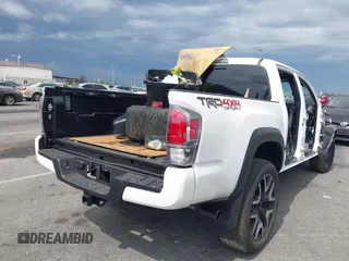 2023 Toyota Tacoma SR с VIN 3TMCZ5AN3PM649180, выставлен на аукционе IAAI как лот 42418511 с пробегом 11 275 миль миль и . История ставок и продаж доступна на DreamBid. Изображение 4.